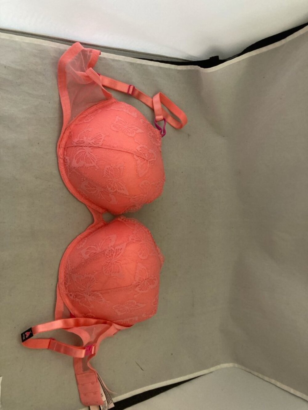 38DD Victoria Secret Bra